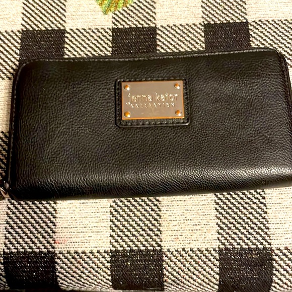 Jenna Kator black zippered 3 compartment wallet - Picture 1 of 7